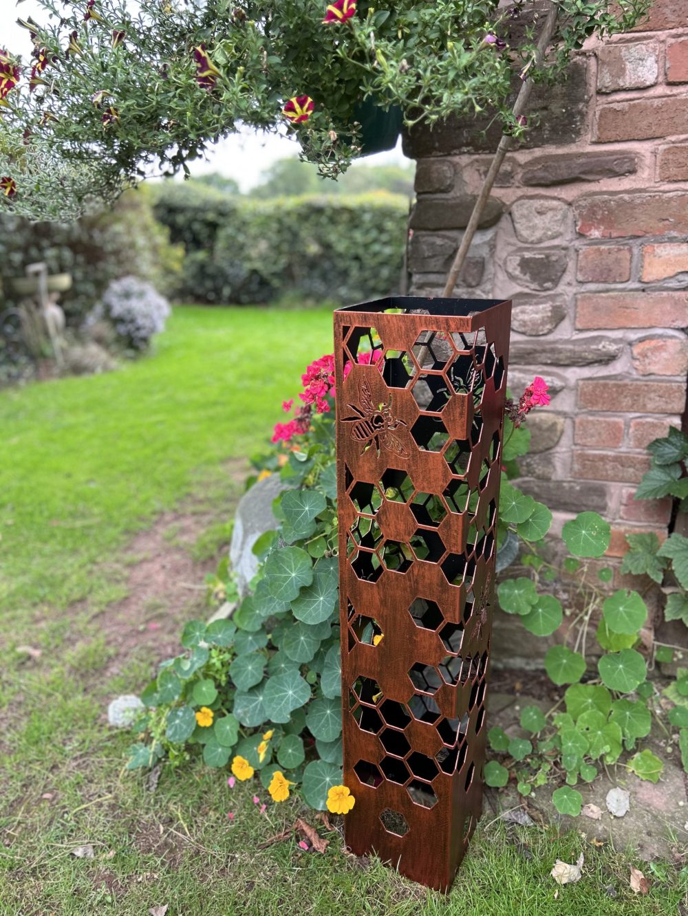 Column Bee Steel Column Bee Copper - Ornamental Classics